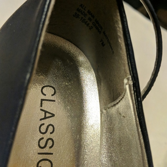 Women's shoes size 7M - Picture 4 of 4